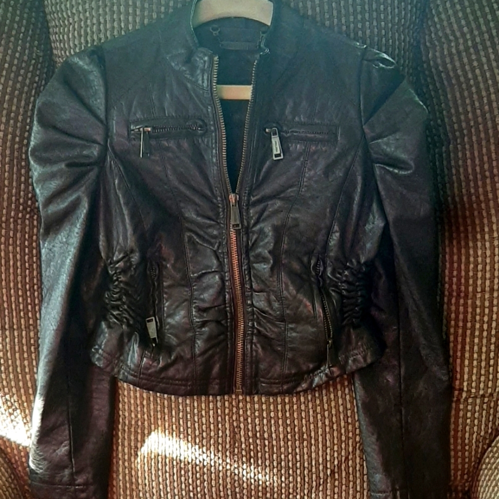 Girls brown leather coat sz small  6x-7.
